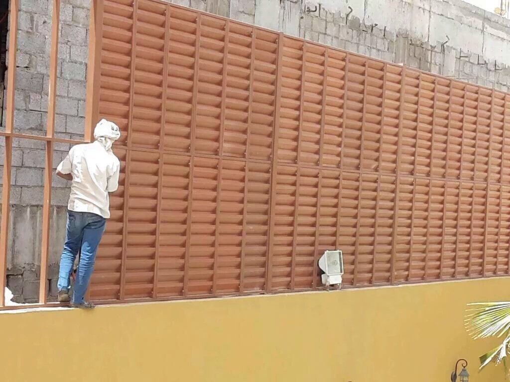 سواتر حديد في جده