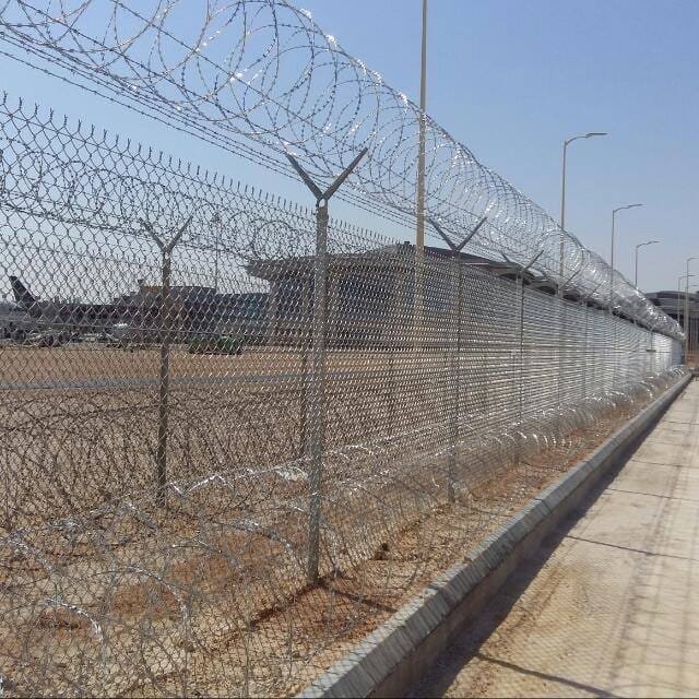 سياجات امنيه في جده